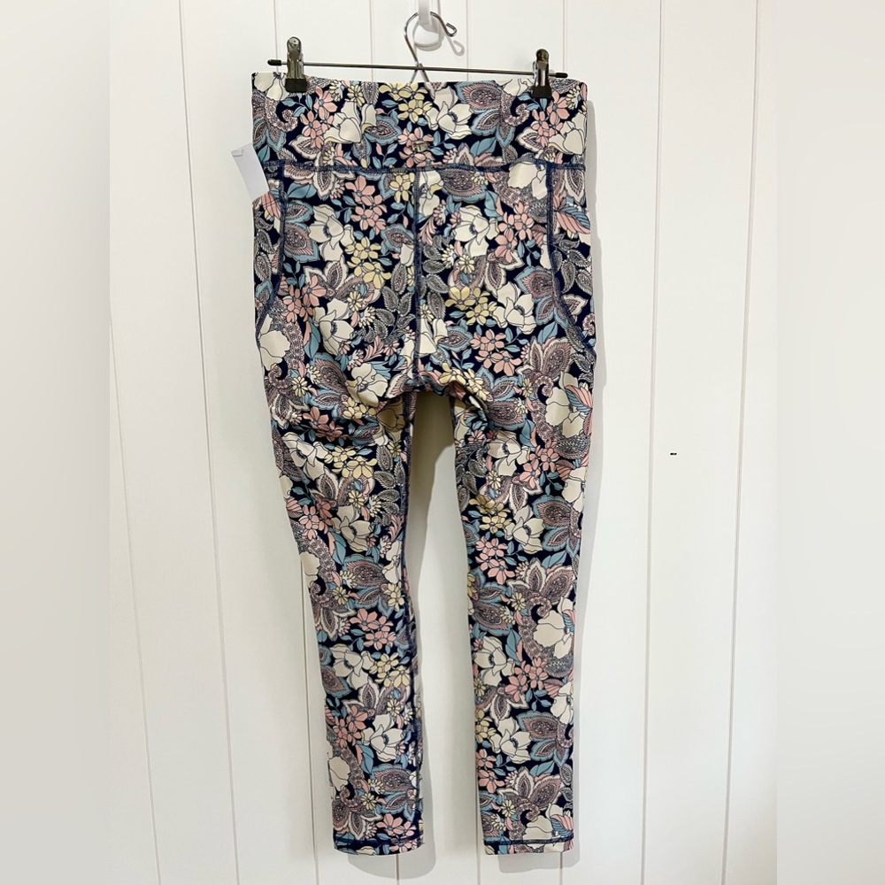Tahari  Sport  NWT Printed Leggings  pants Navy Paisley size L multicolored